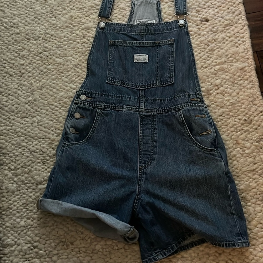 Levi’s overall shorts